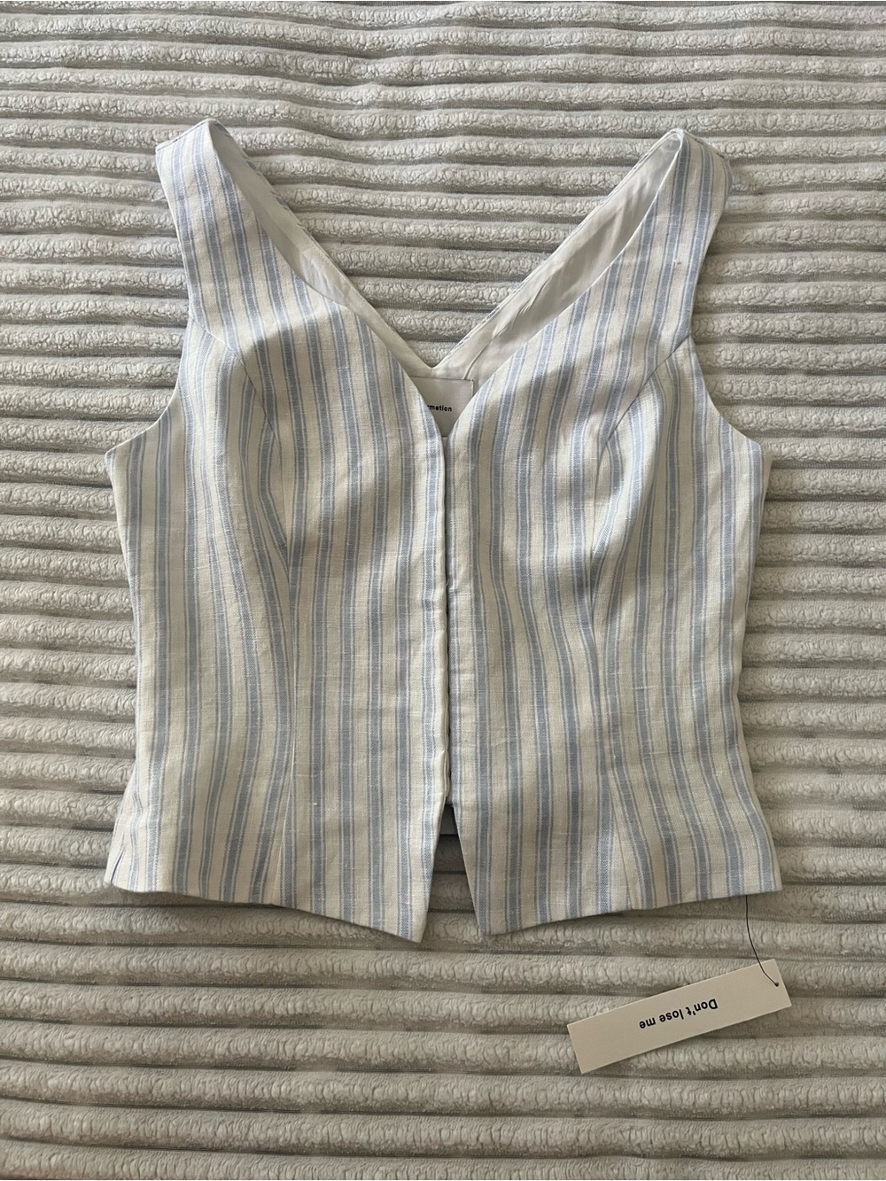 Reformation Indie Linen Top in Swan Stripe - Picture 5 of 8